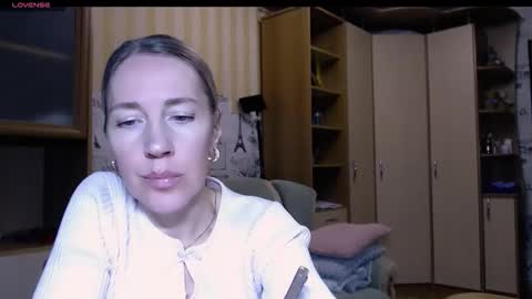 cute_lion_ online show from February 17, 7:57 pm