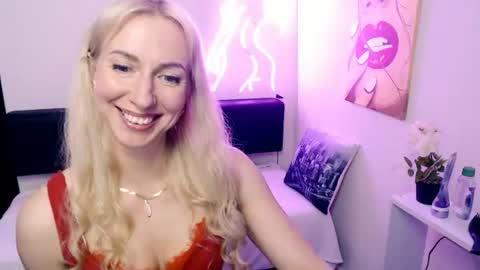 cute_smile_shy online show from June 9, 8:52 pm