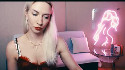 cute_smile_shy online show from November 1, 8:19 pm