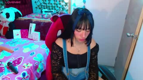 cute_zoe1 online show from July 15, 3:56 am