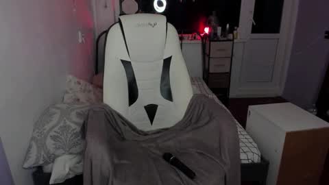 Amy online show from November 16, 2:19 pm