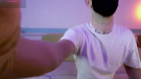 Tory and Leon online show from February 20, 6:24 pm