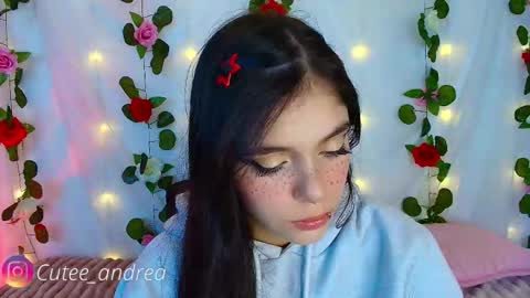 Snapshot of cutee_andrea chatting on October 22, 2:37 am Andrea 3 online show from October 22, 2:37 am