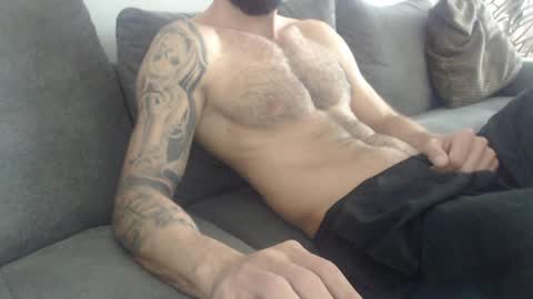 cuteeboy online show from April 20, 6:05 am