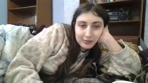 cutekattie online show from February 9, 8:18 am