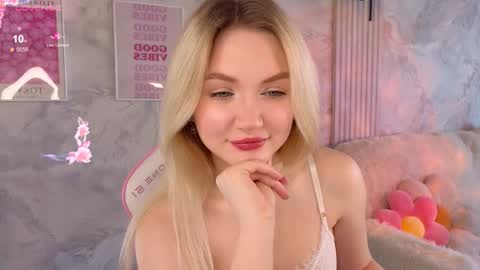 HelloMy name Eva online show from February 26, 4:38 am