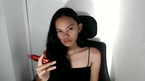 cutiee_lily2 online show from May 24, 1:13 am