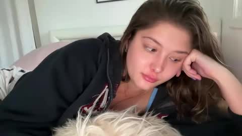 Cutieoggg420 online show from November 12, 9:50 pm