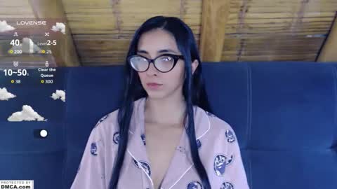 miss ari  online show from May 8, 7:19 pm