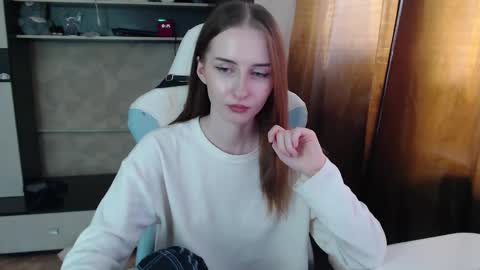 Cutti Crystal online show from March 4, 3:25 am