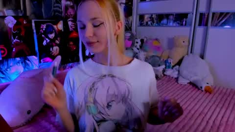 Nora online show from April 30, 8:57 pm