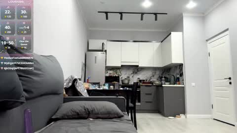 Akemi online show from September 11, 1:34 pm