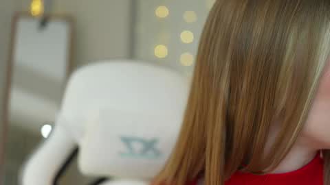 EMILY online show from January 18, 3:49 pm