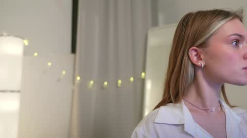 EMILY online show from December 2, 9:34 pm