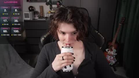 Helen Blossom online show from June 12, 1:32 pm