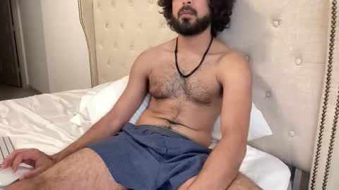 Cylus X online show from April 2, 1:24 am