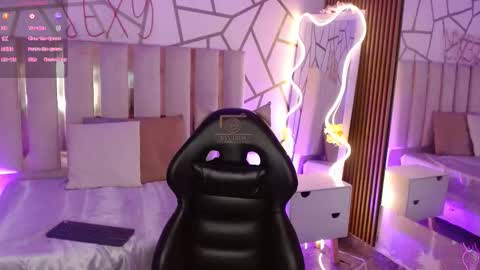 cyrus_tay online show from February 25, 12:31 pm