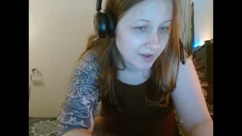 Snapshot of d_a_i_s_y chatting on March 9, 10:52 am Daisy online show from March 9, 10:52 am