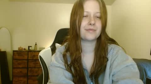 Snapshot of d_a_i_s_y chatting on March 5, 2:34 pm Daisy online show from March 5, 2:34 pm