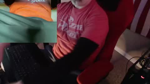 DadBodDude01 online show from June 29, 2:50 pm