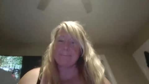 Katie  Ryan online show from January 11, 7:58 am