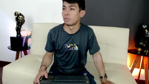 juancho online show from May 26, 11:49 am