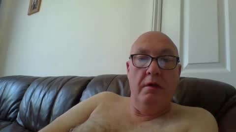 daddyhere4uall6 online show from October 18, 8:18 am