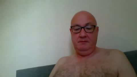 daddyhere4uall6 online show from November 8, 8:39 am