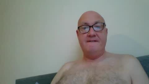 daddyhere4uall6 online show from November 6, 8:06 am