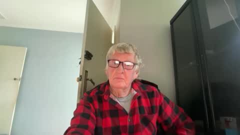 Snapshot of daddyoldcock chatting on October 16, 8:51 pm daddyoldcock online show from October 16, 8:51 pm