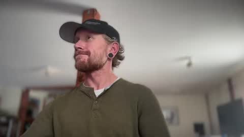 Snapshot of daemon456321 chatting on February 1, 4:44 pm daemon online show from February 1, 4:44 pm