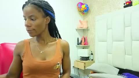 daffnelewis online show from July 21, 12:29 pm