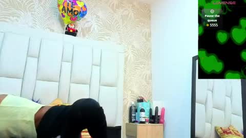 daffnelewis online show from March 31, 11:10 am