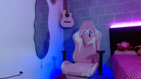 dafne_hot77 online show from April 21, 6:48 pm