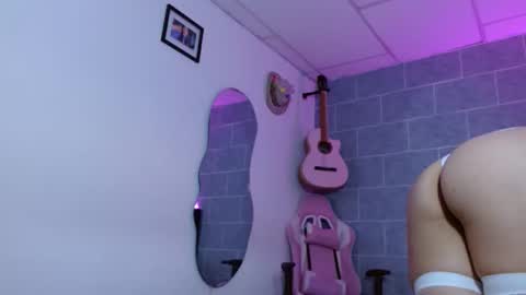 dafne_hot77 online show from April 13, 7:18 pm