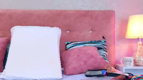 Dahiana online show from March 8, 2:19 pm