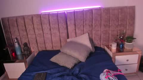 dahlia_rossee online show from April 24, 8:00 pm