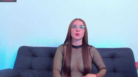 Snapshot of dahlia_rossi chatting on December 3, 6:21 am Dahlia online show from December 3, 6:21 am
