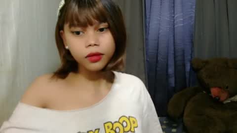 yourgirlydahlia online show from June 19, 7:09 pm