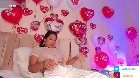 Dahne online show from February 14, 2:31 pm