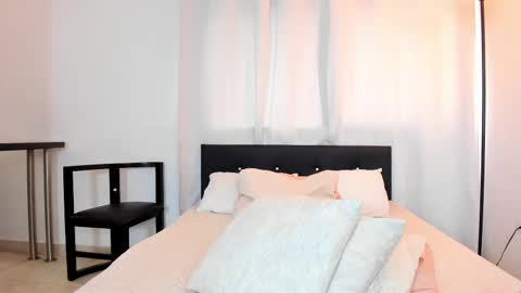 Daila Smith  online show from March 9, 6:43 pm