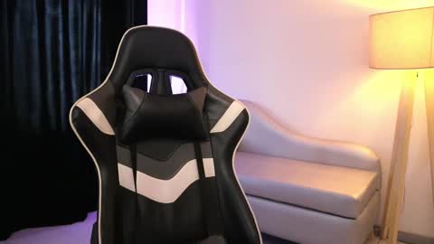 Lauren            online show from September 19, 8:45 pm