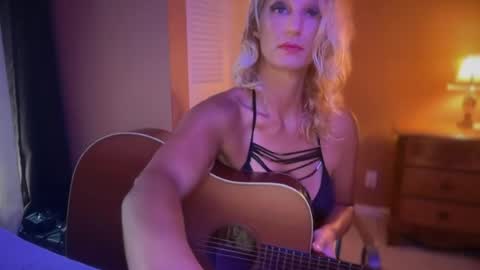 Daisy137 online show from July 10, 4:01 pm