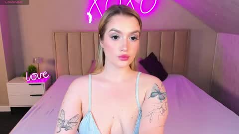 Viickie online show from May 20, 9:27 am
