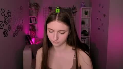 Little Di online show from May 31, 9:19 am