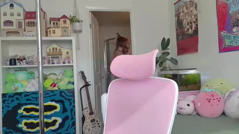 Daisy online show from May 4, 8:04 pm