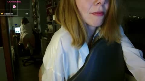 daisy_lovely online show from May 1, 4:34 pm