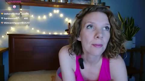 daisy_lovely online show from December 2, 4:11 am
