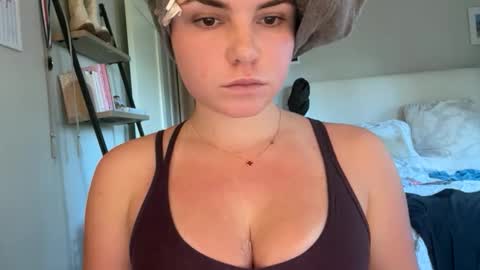 daisydivine42840 online show from January 18, 9:35 pm