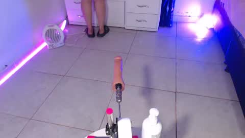 VALENTINA  online show from July 6, 6:10 am